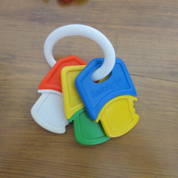 Infant Baby Toy Lot 8 Piece Sensory Learning Key Rings Rattles Colorful Teething - Picture 5 of 11